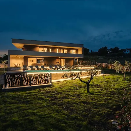 De La Vie With Heated Swimming Pool Villa *