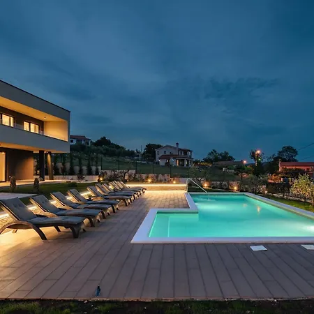 De La Vie With Heated Swimming Pool Raša