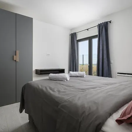 De La Vie With Heated Swimming Pool * Raša