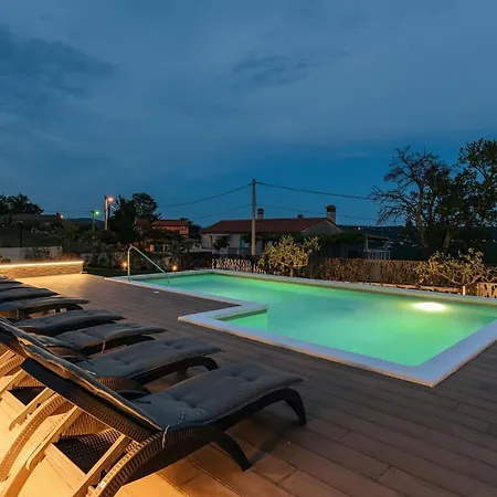 De La Vie With Heated Swimming Pool * Raša